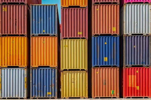 What are cargo containers? Get the definition, types, and size [+ best deal in 2022]
