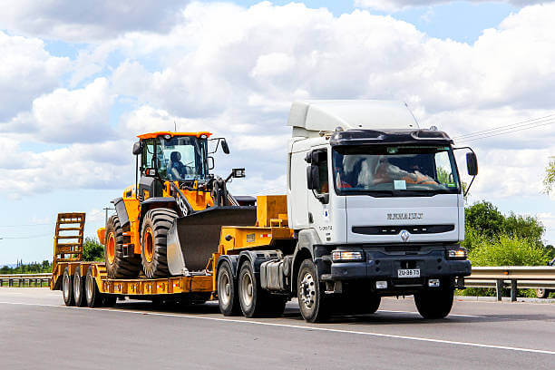 Platform containers for heavy machinery